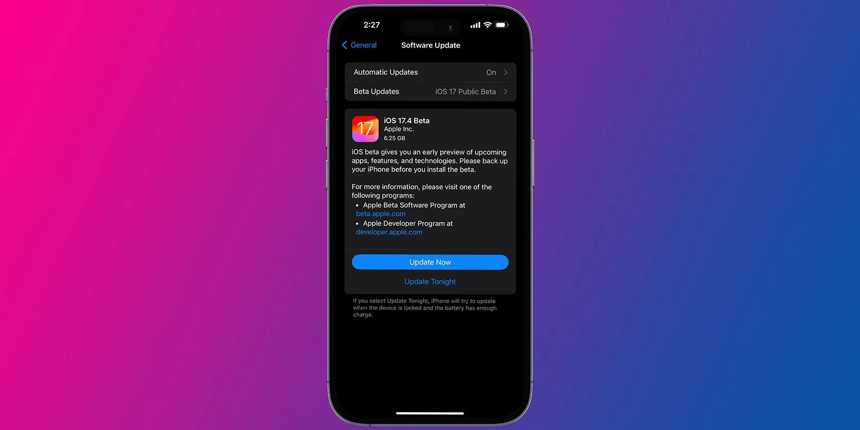 Màn hình cập nhật phần mềm iOS 17.4 trên iPhone.
