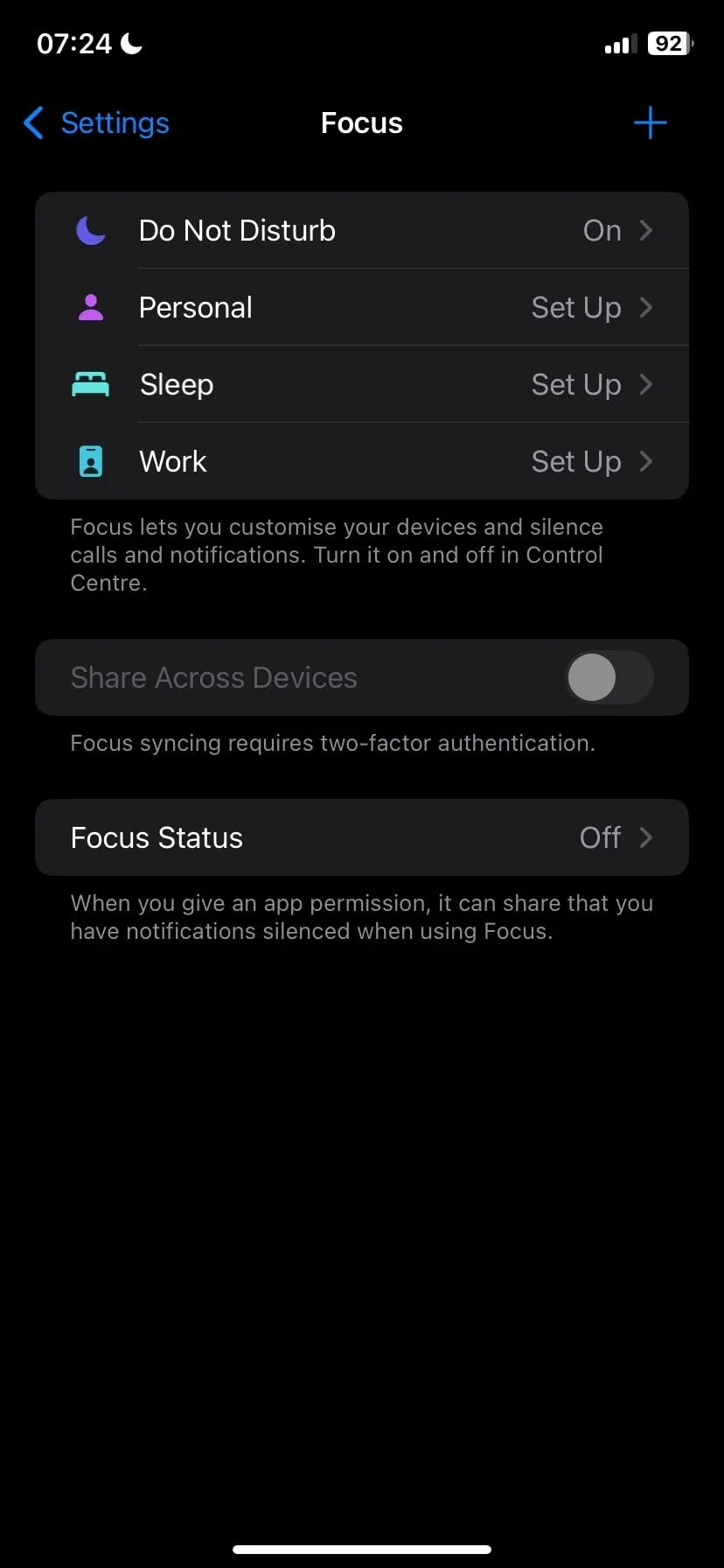 Màn hình Chế độ Tập Trung trên iPhone hiển thị các tùy chọn như Không Làm Phiền, Cá nhân, Ngủ và Làm việc để tối ưu trải nghiệm