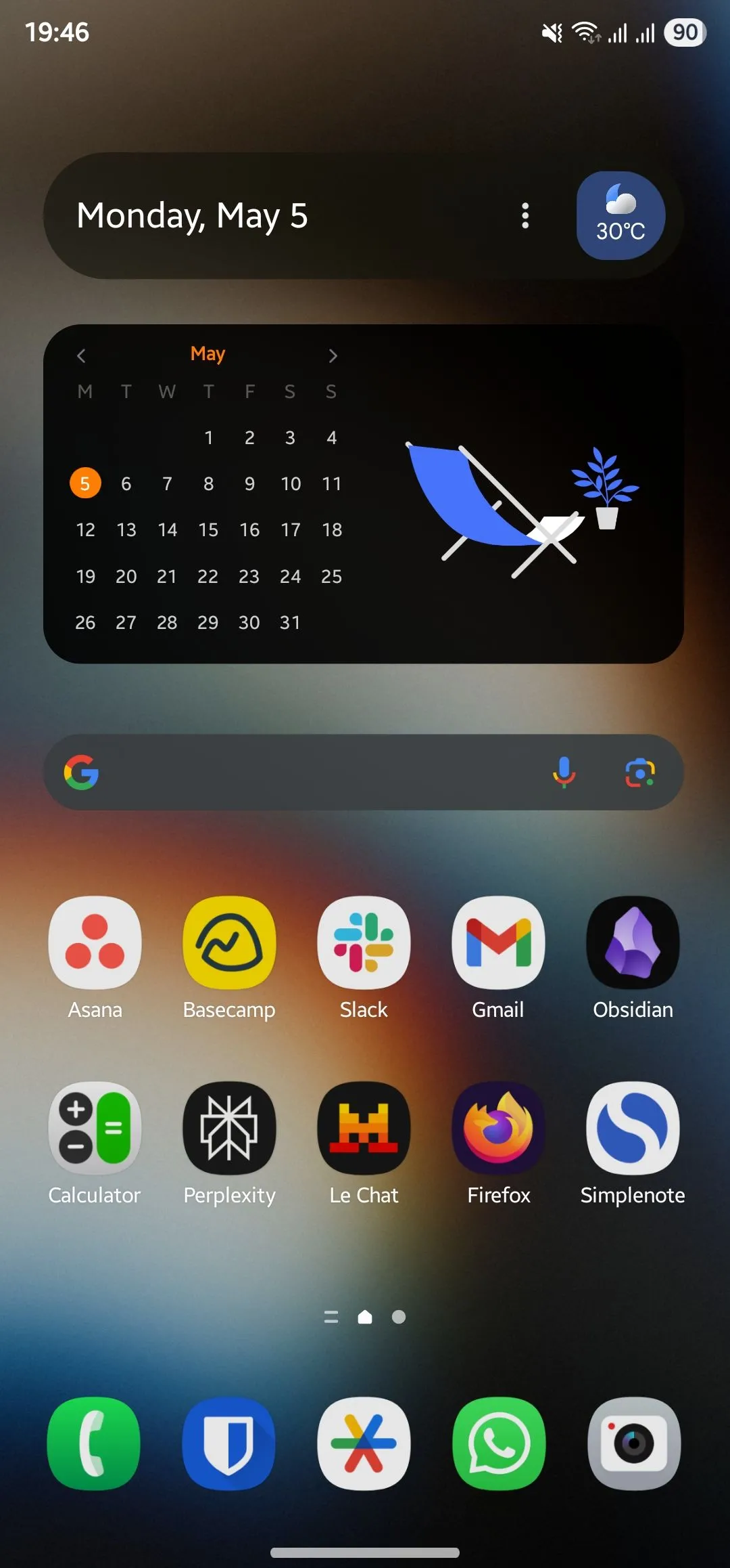 Màn hình chính trên điện thoại OnePlus hiển thị các biểu tượng ứng dụng và phím tắt.