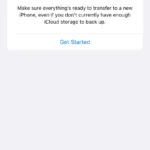 Màn hình Chuyển hoặc Đặt lại iPhone trong phần Cài đặt Chung, hiển thị các tùy chọn đặt lại mạng