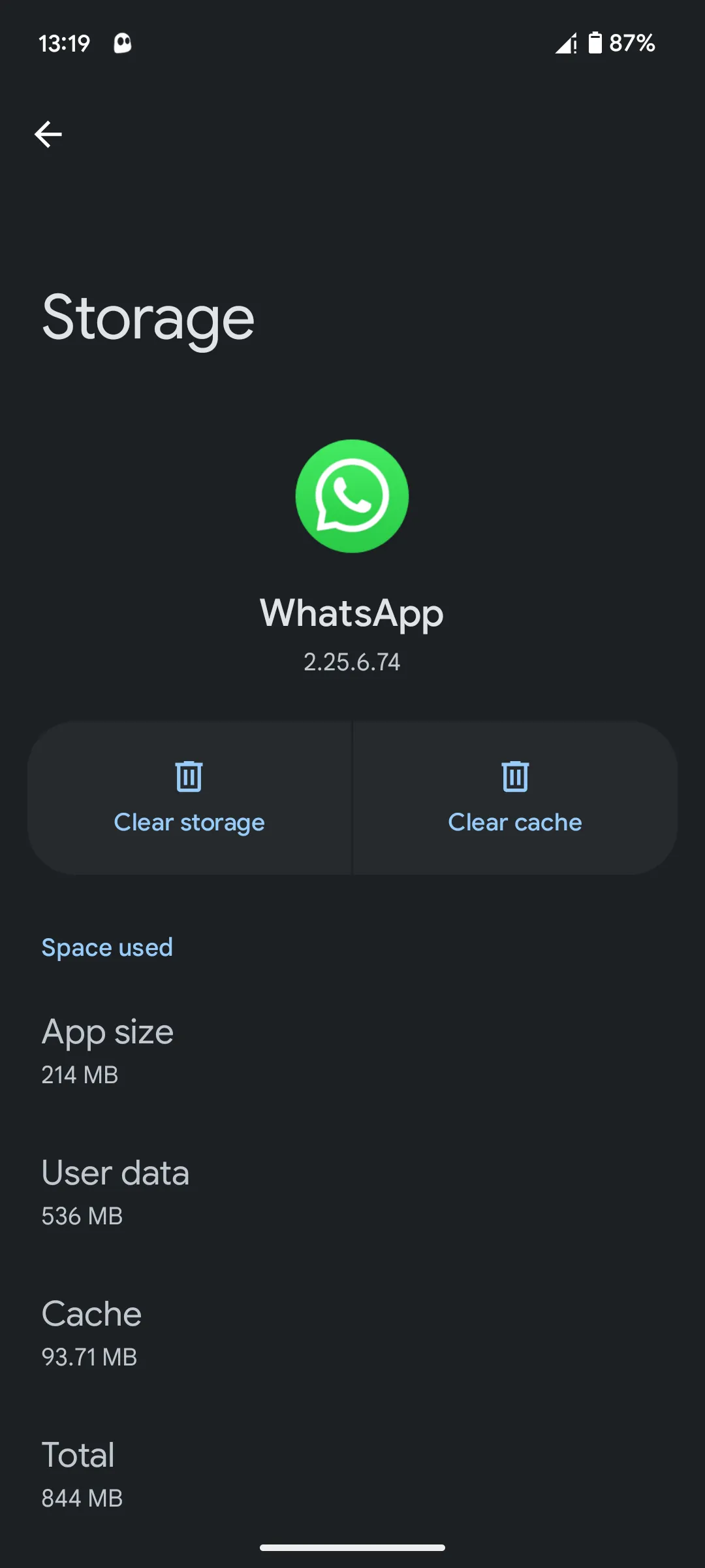Màn hình điện thoại Android hiển thị thông tin sử dụng bộ nhớ của một ứng dụng cụ thể.