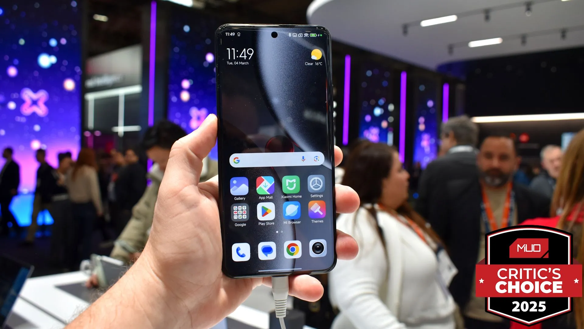 Màn hình trước Xiaomi 15 Ultra tại MWC 2025
