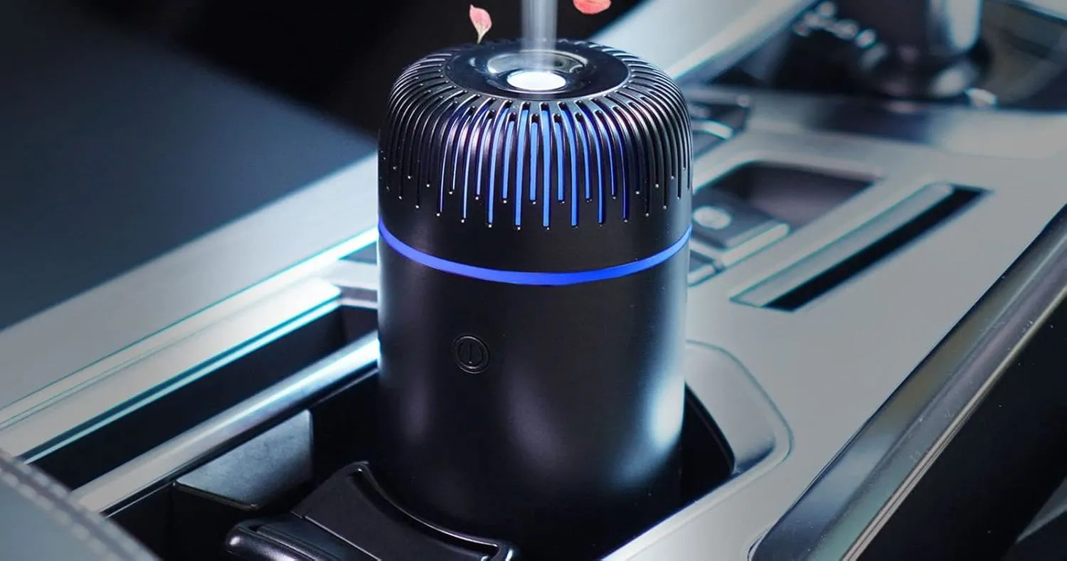 Máy tạo ẩm ô tô USB màu đen hình trụ đặt trong hộc để cốc