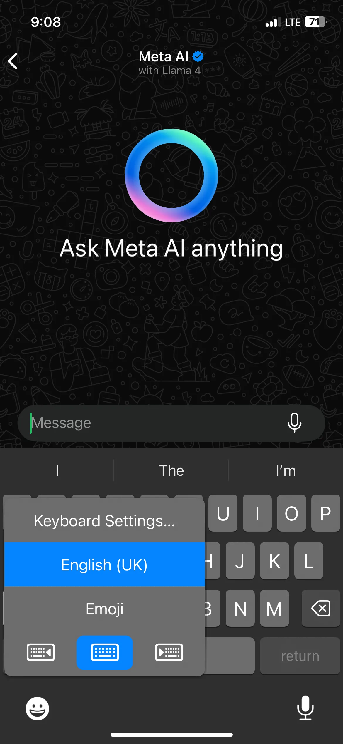 Menu cài đặt bàn phím iPhone được mở trong ứng dụng WhatsApp để điều chỉnh vị trí.