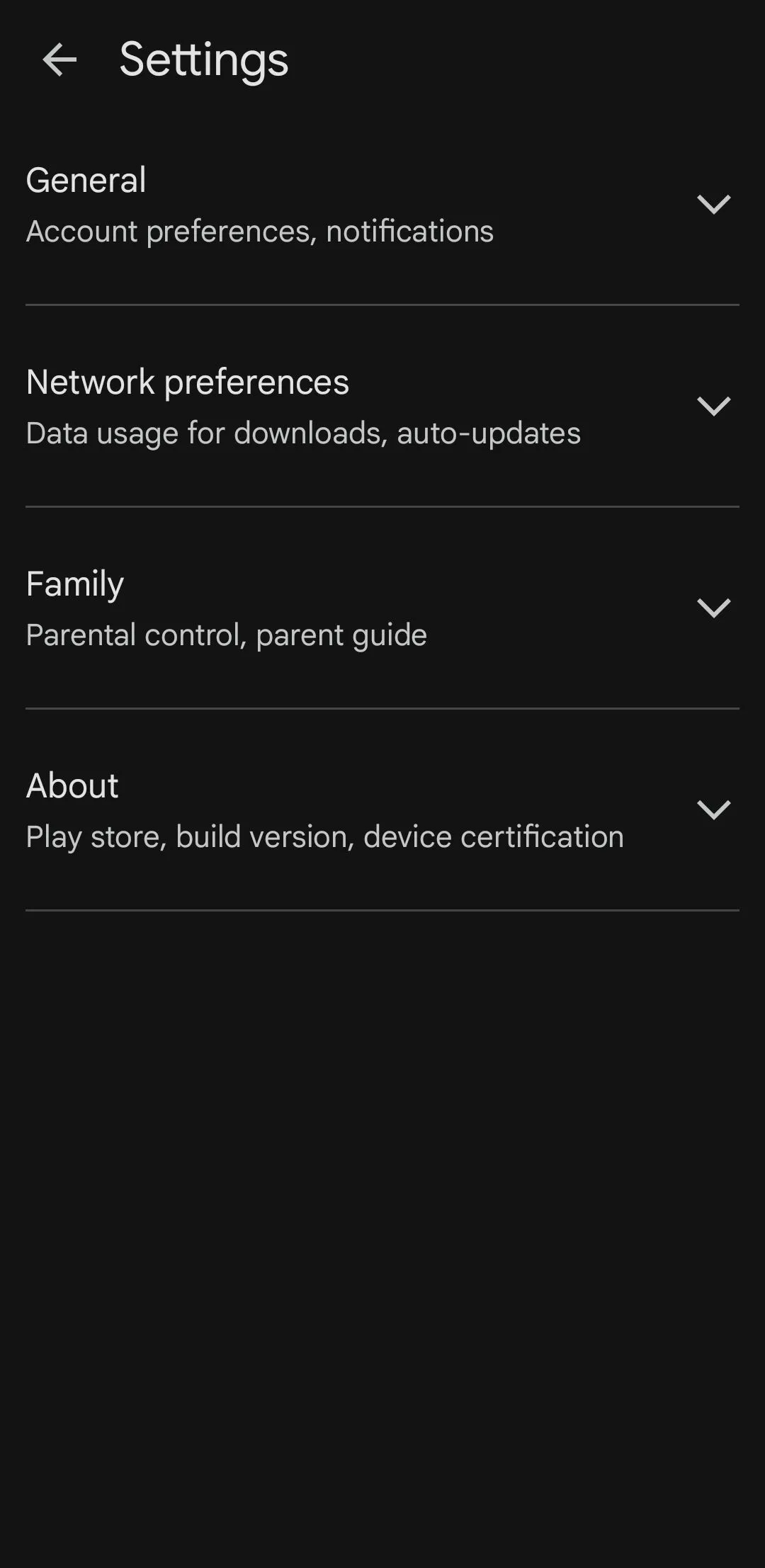 Menu cài đặt Play Store với tùy chọn tự động lưu trữ ứng dụng trên điện thoại Samsung