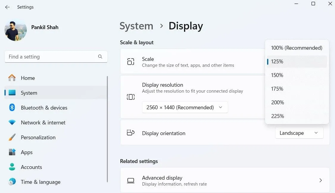 Menu cài đặt Tỷ lệ hiển thị (Display Scale) trong ứng dụng Cài đặt của Windows 11, cho phép điều chỉnh kích thước văn bản và ứng dụng