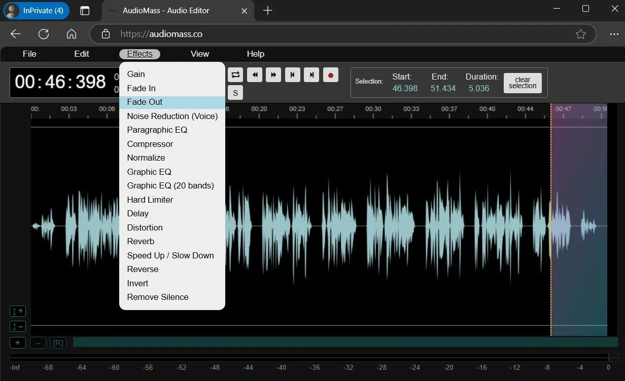 Menu hiệu ứng của trình chỉnh sửa âm thanh AudioMass, hiển thị tùy chọn Fade out được chọn để áp dụng cho vùng âm thanh.