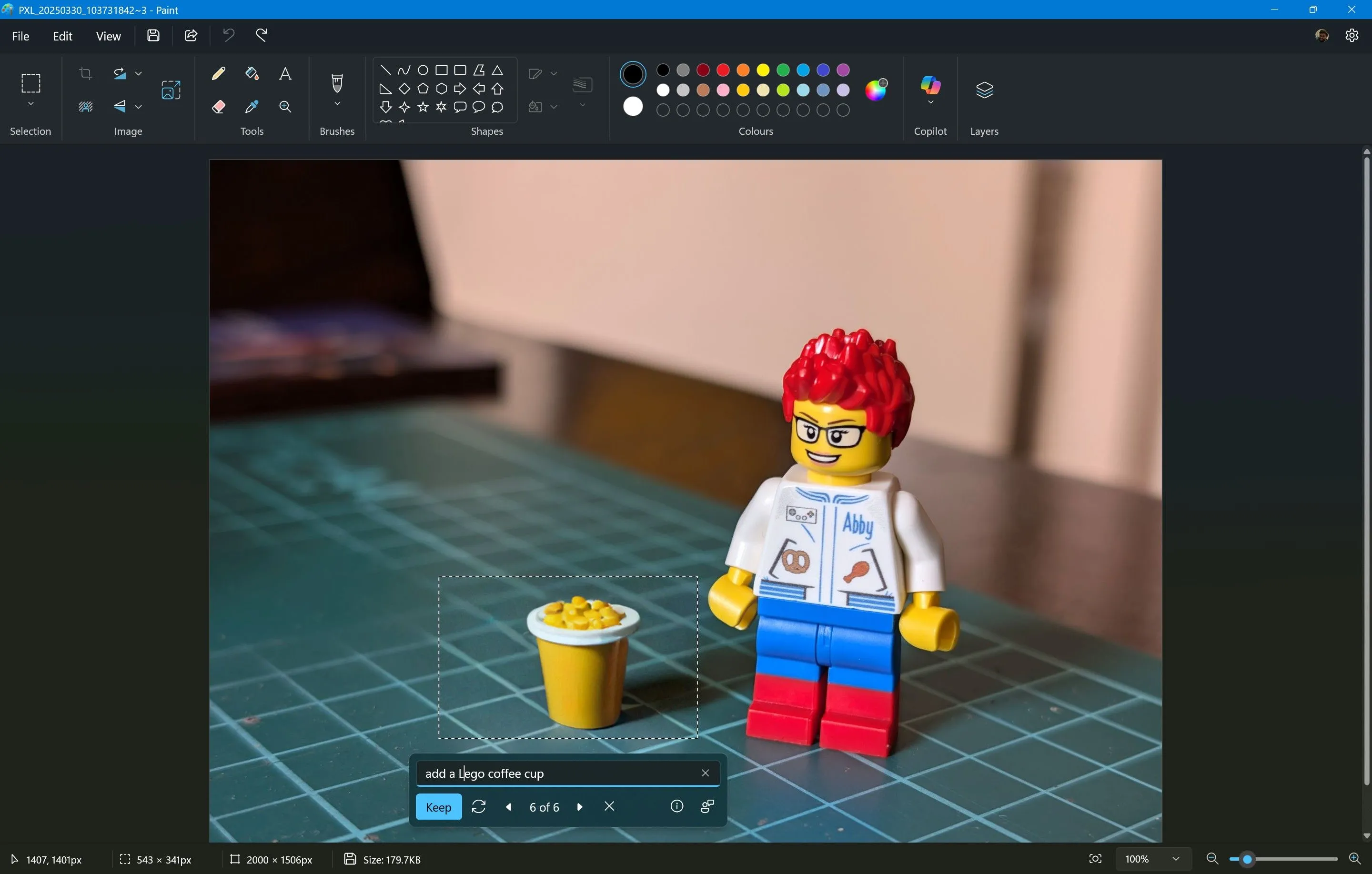 Minh họa Generative Fill trong Microsoft Paint, cho phép người dùng thêm đối tượng AI vào vùng chọn để nâng cao hoặc sửa đổi hình ảnh.