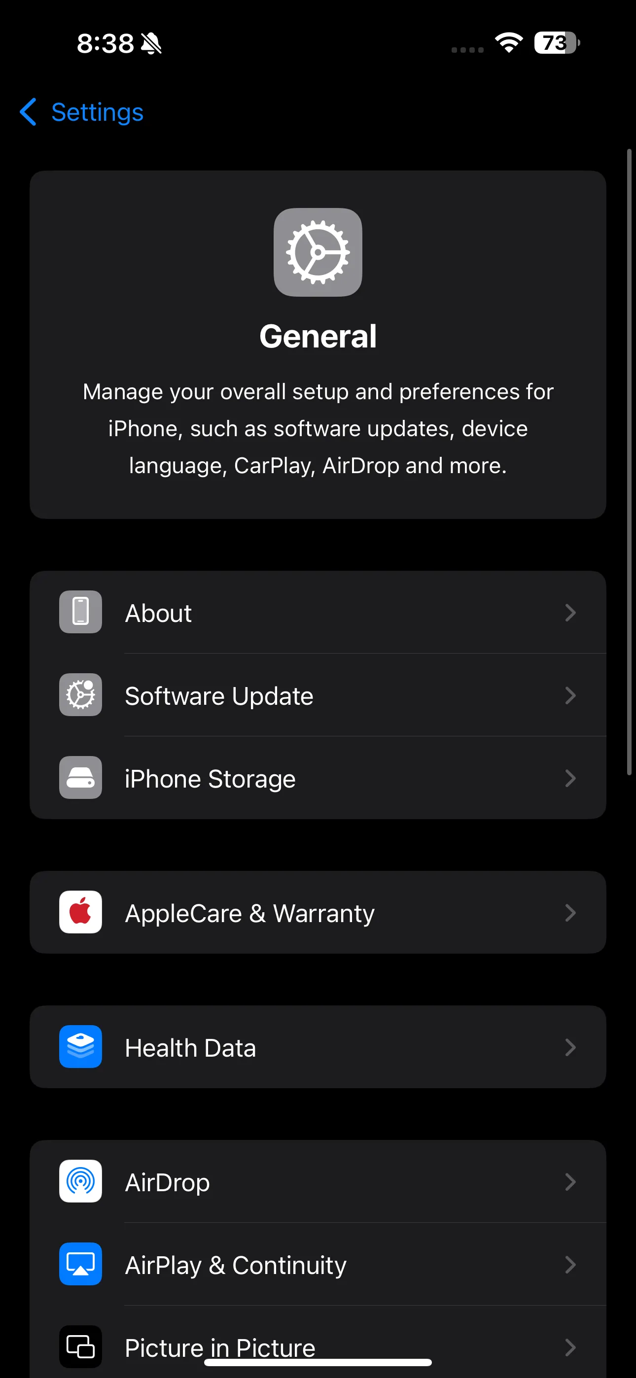 Mục Cài đặt chung trong ứng dụng Cài đặt trên iPhone hiển thị thông tin thiết bị