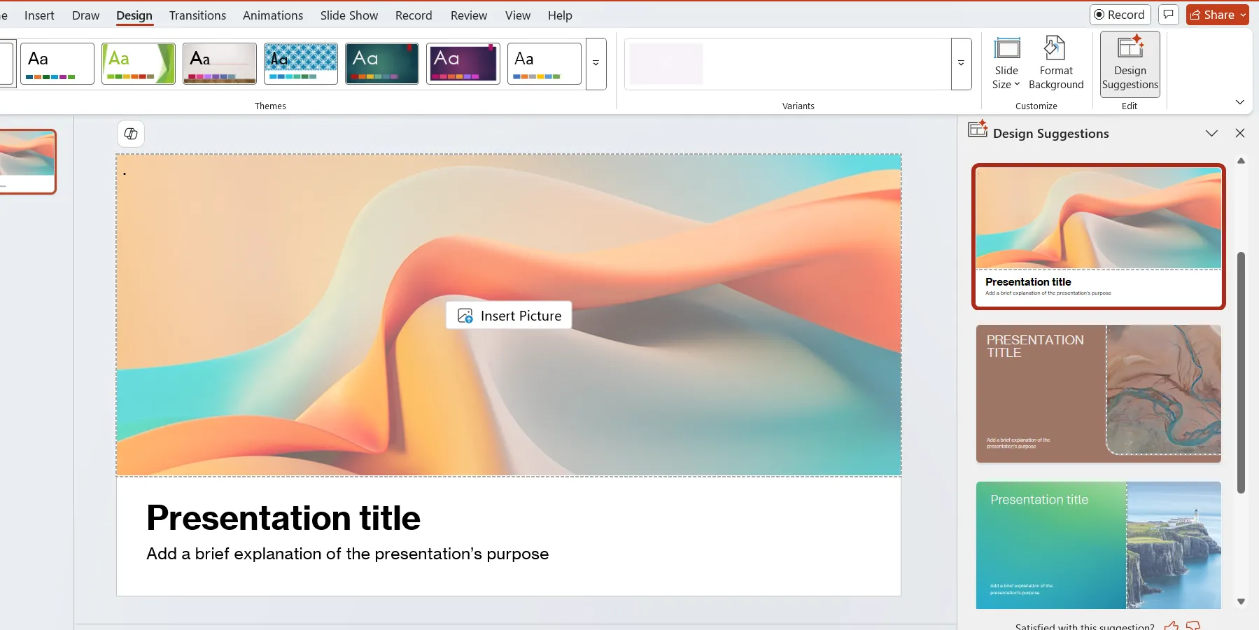 Panel Designer hiển thị các gợi ý thiết kế chuyên nghiệp cho slide PowerPoint.