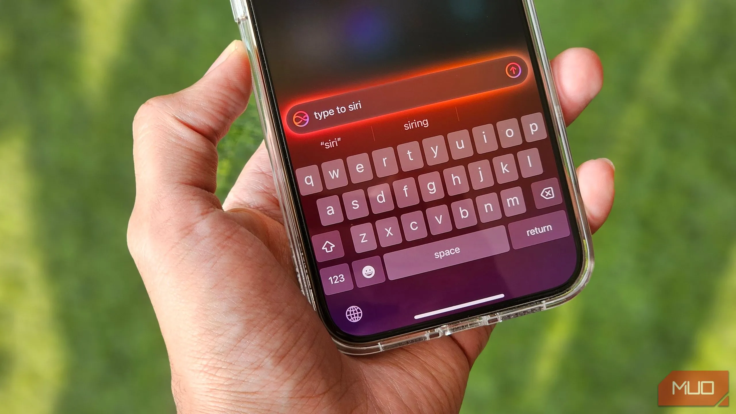 Sử dụng gõ văn bản để tương tác với Siri trên iPhone để tránh tương tác khó xử ở nơi công cộng