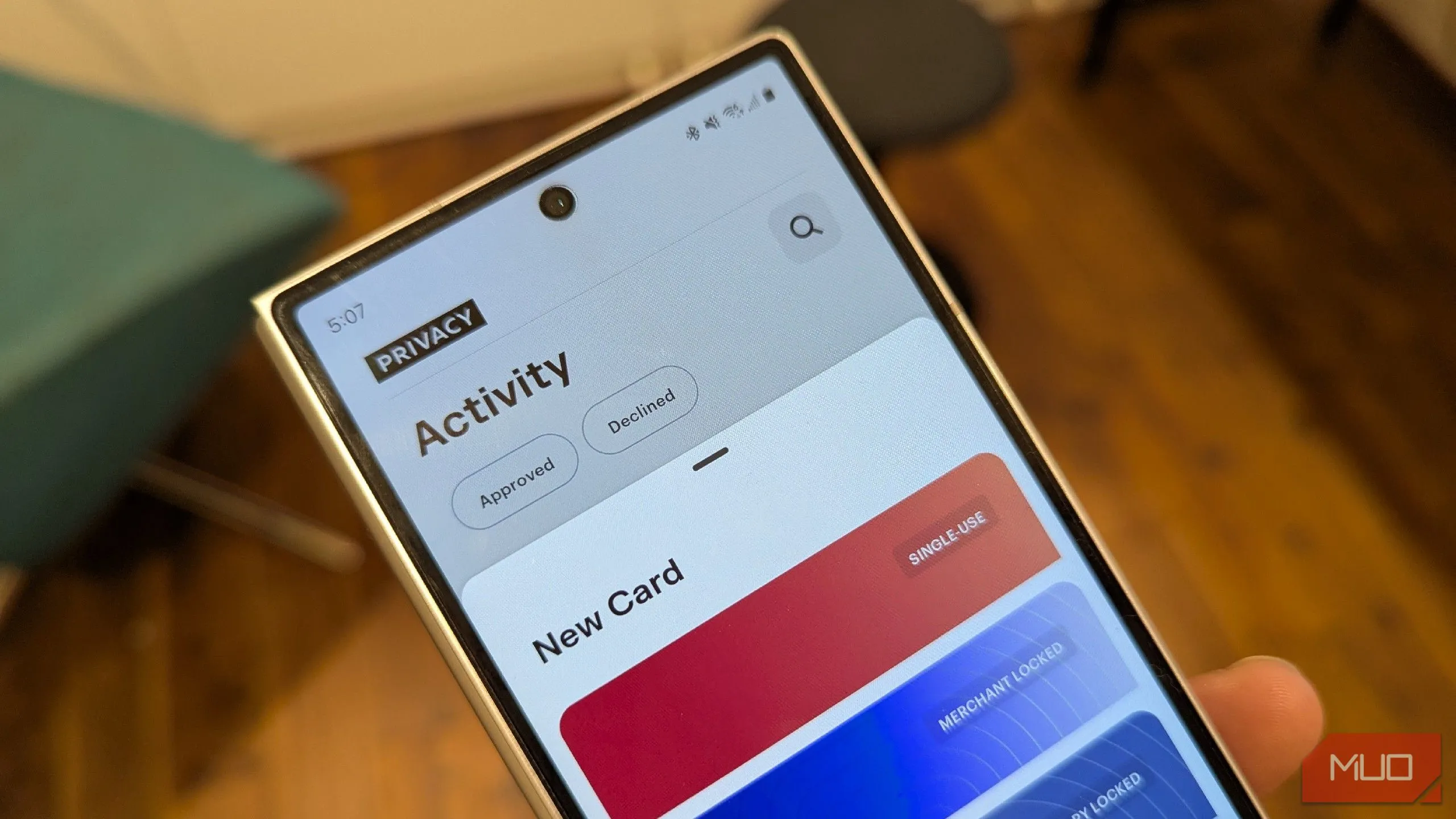 Tạo thẻ thanh toán ảo bảo mật với ứng dụng Privacy trên điện thoại Galaxy Z Fold 6