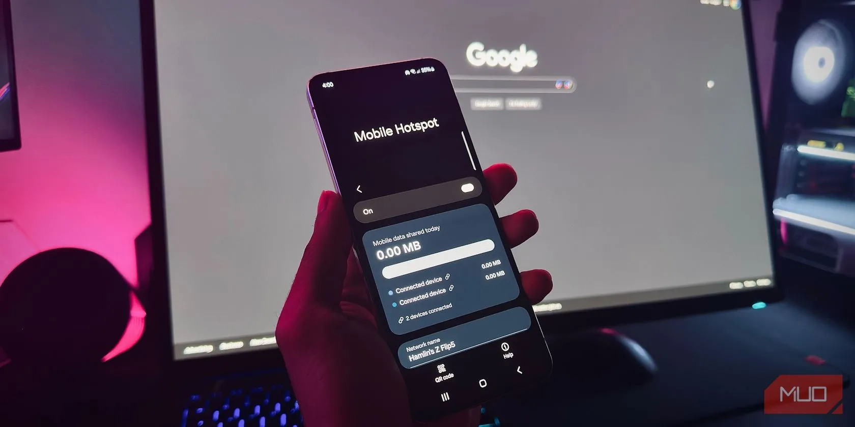 Tay cầm điện thoại Android hiển thị tính năng Điểm phát sóng di động, giải pháp thay thế Wi-Fi khách sạn