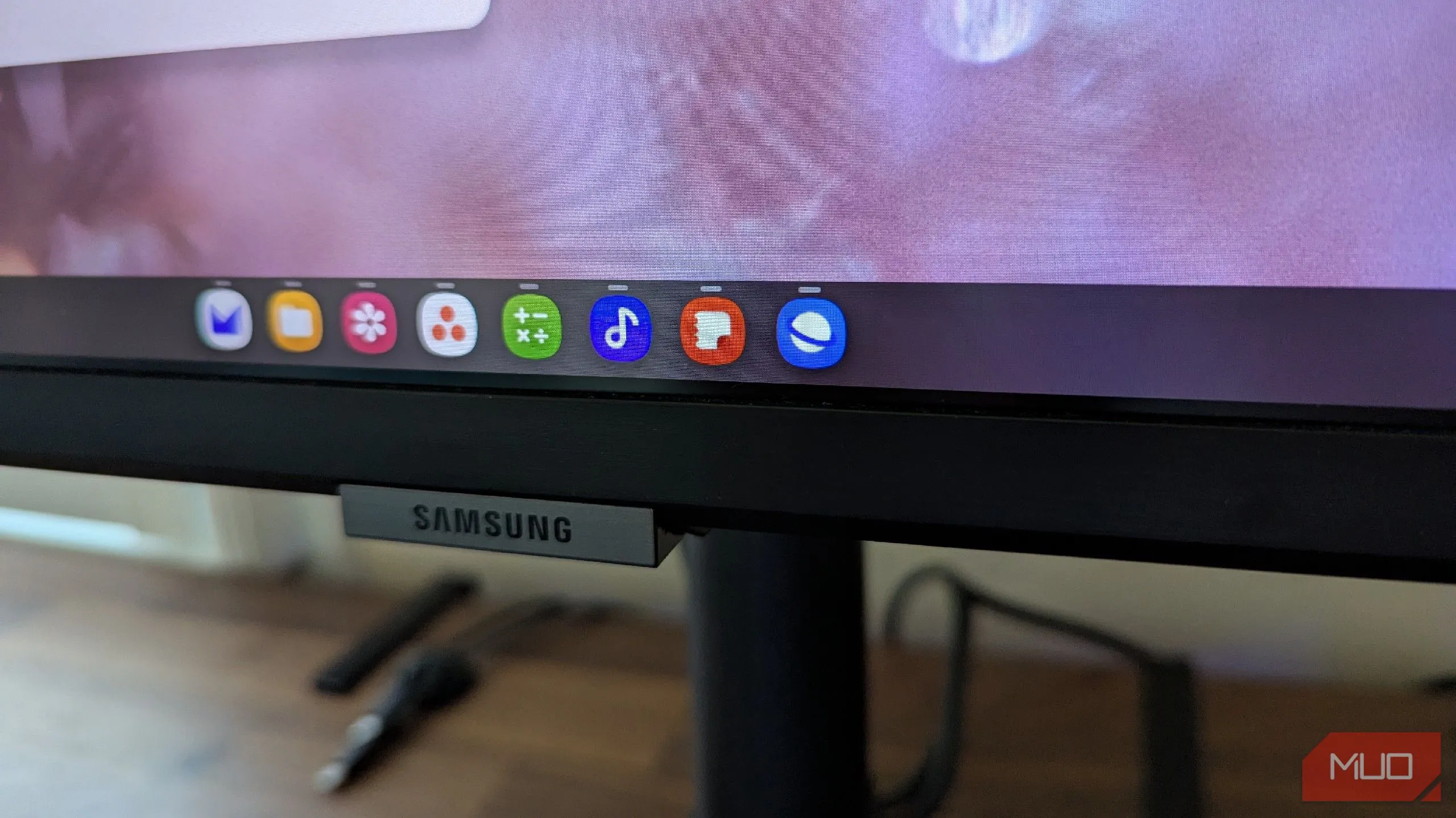 Thanh tác vụ hiển thị trên giao diện Samsung DeX