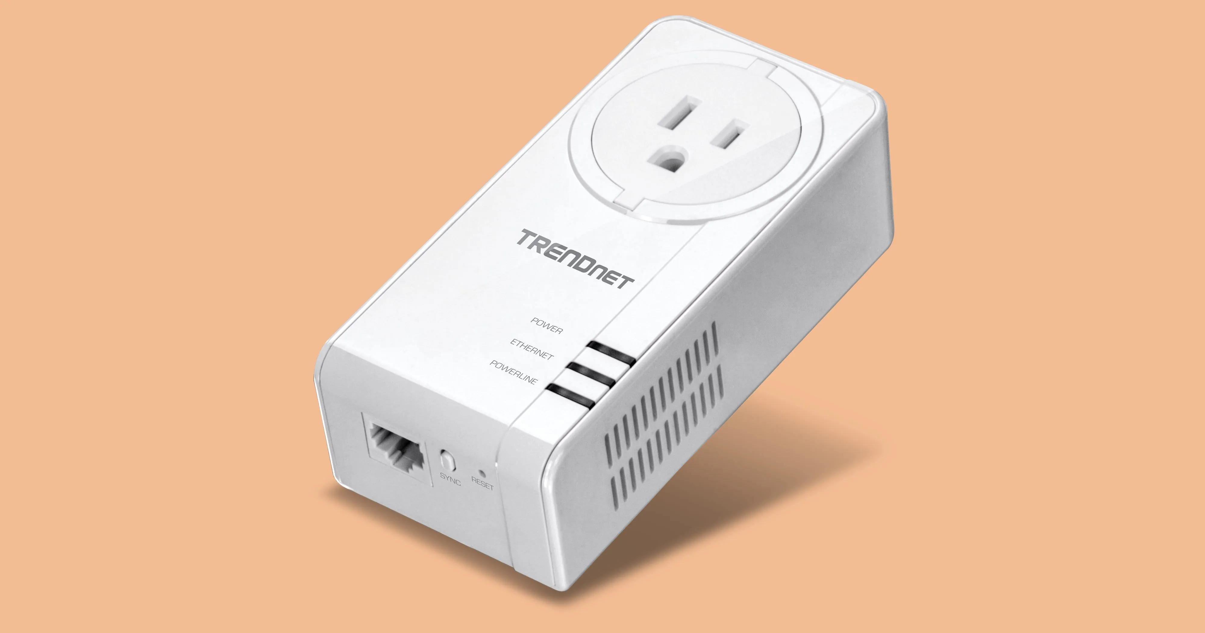 Thiết bị Powerline Adapter của TrendNet cắm vào ổ điện
