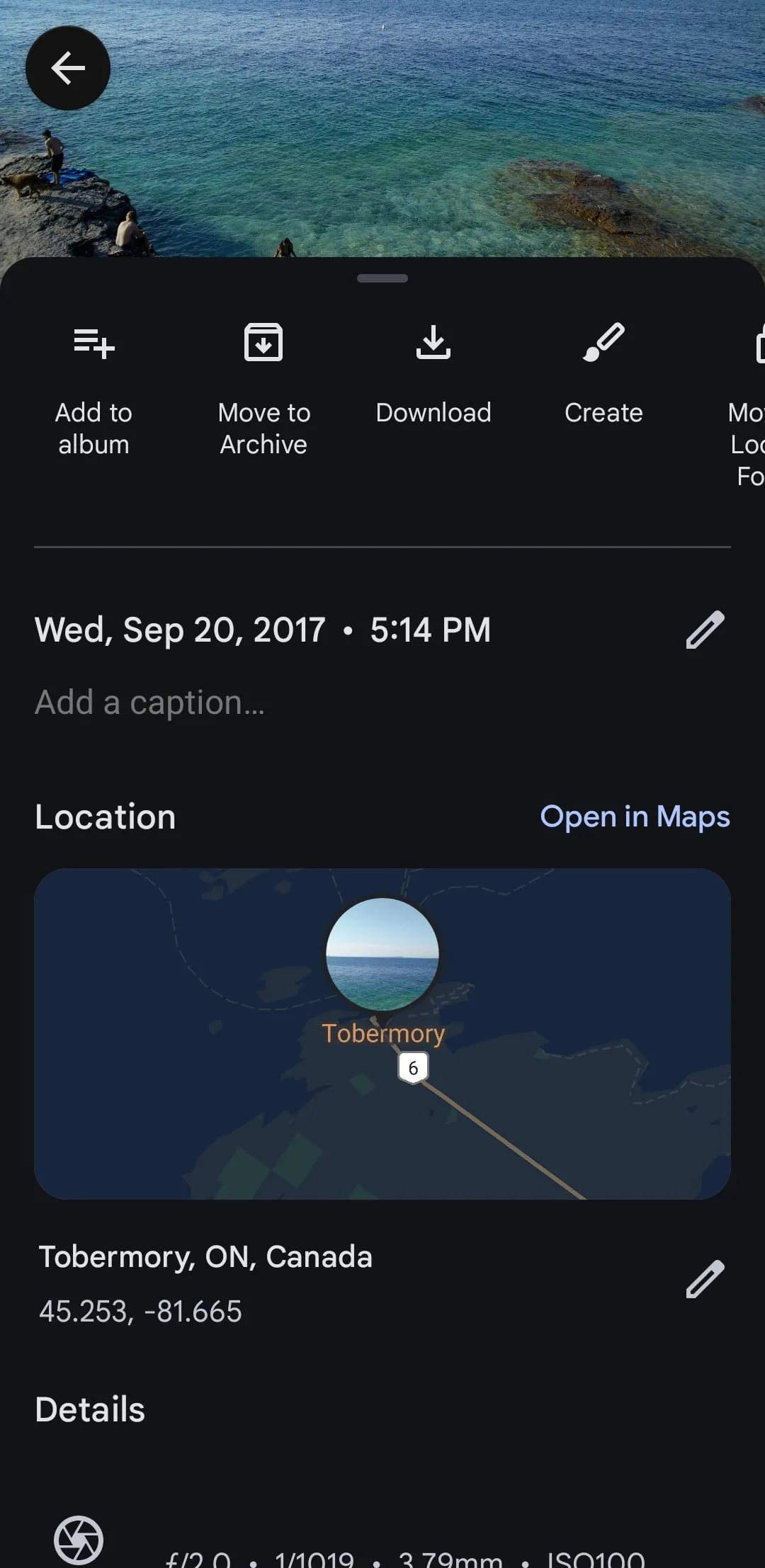 Thông tin dữ liệu vị trí của ảnh hiển thị trong ứng dụng Google Photos