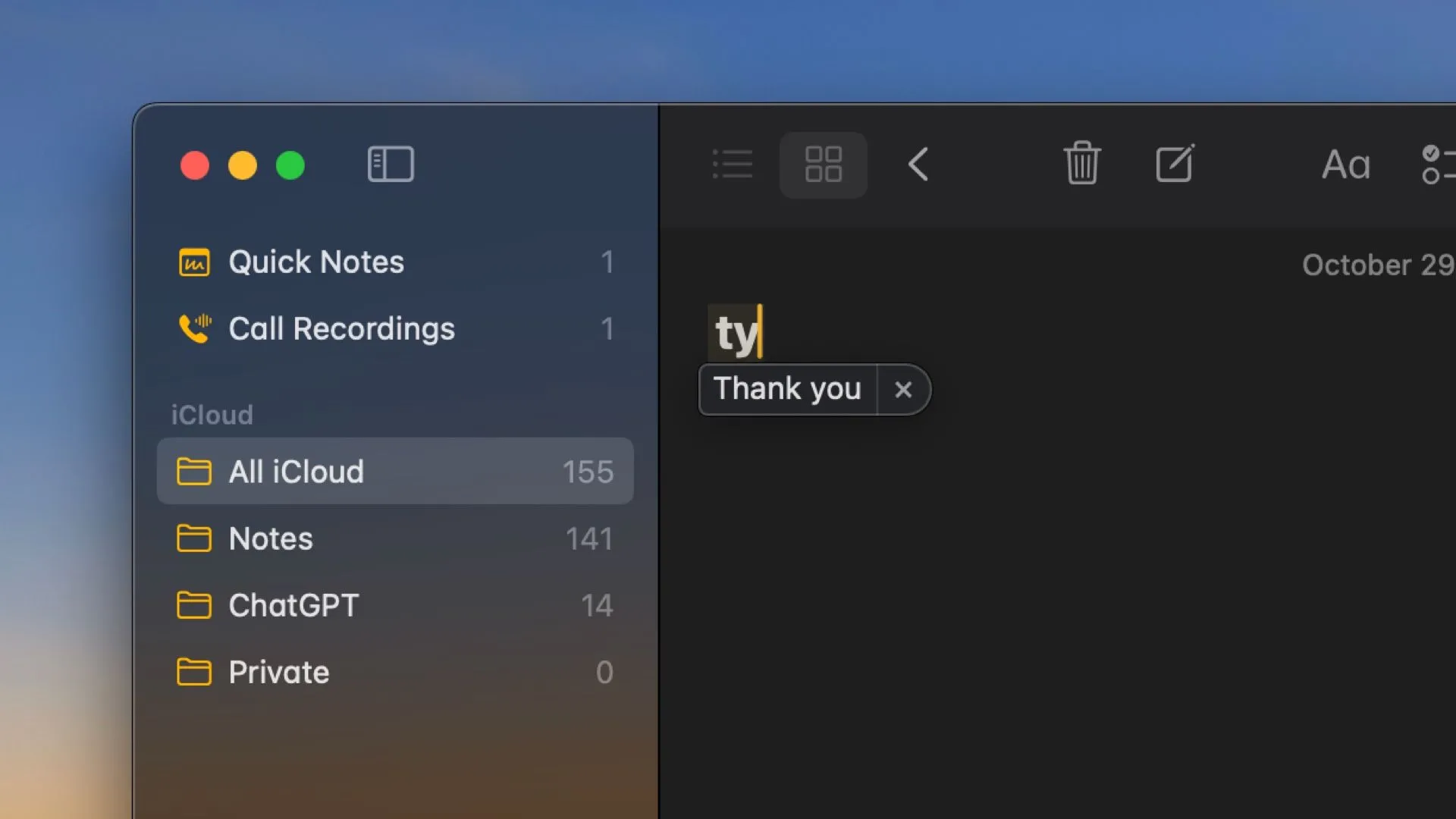 Tính năng thay thế văn bản (Text Replacement) đang hoạt động trên macOS, giúp tự động hoàn thành các cụm từ thường dùng.