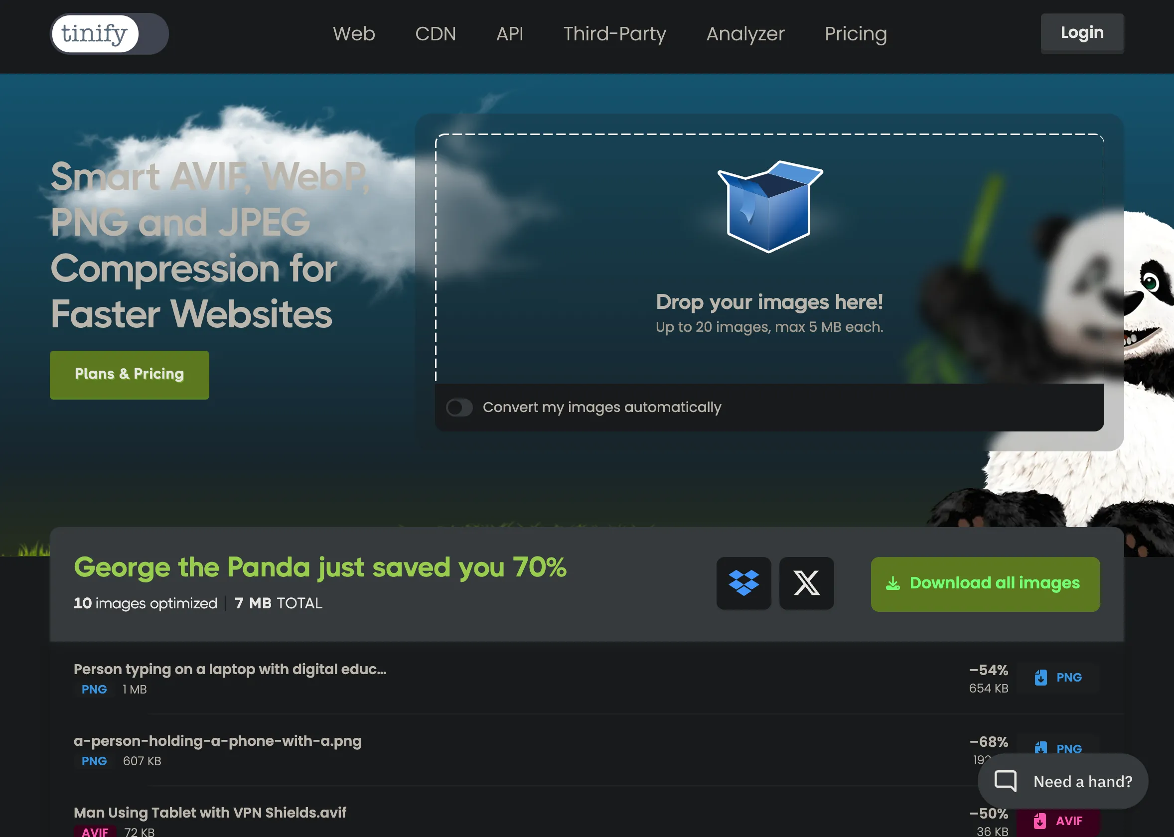 TinyPNG hiển thị quá trình nén và kết quả giảm dung lượng cho nhiều hình ảnh đồng thời