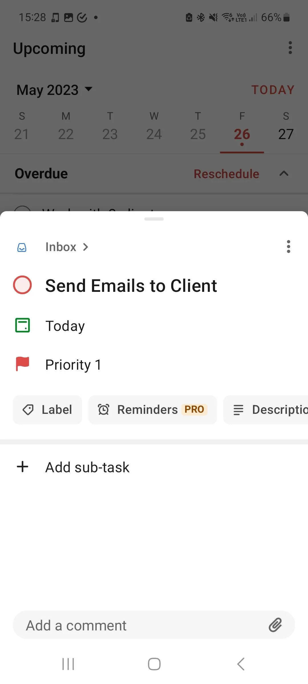 Todoist hiển thị nhiệm vụ &quot;Gửi Email cho Khách hàng&quot; với mức độ ưu tiên cao