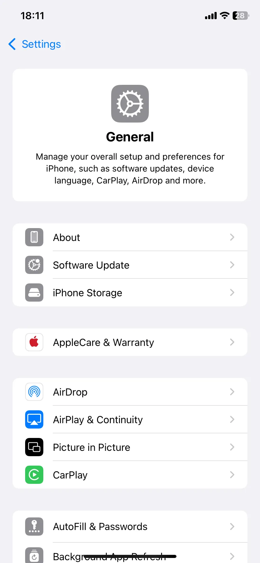 Trang cài đặt Chung trên iPhone trong ứng dụng Cài đặt, nơi quản lý dung lượng.