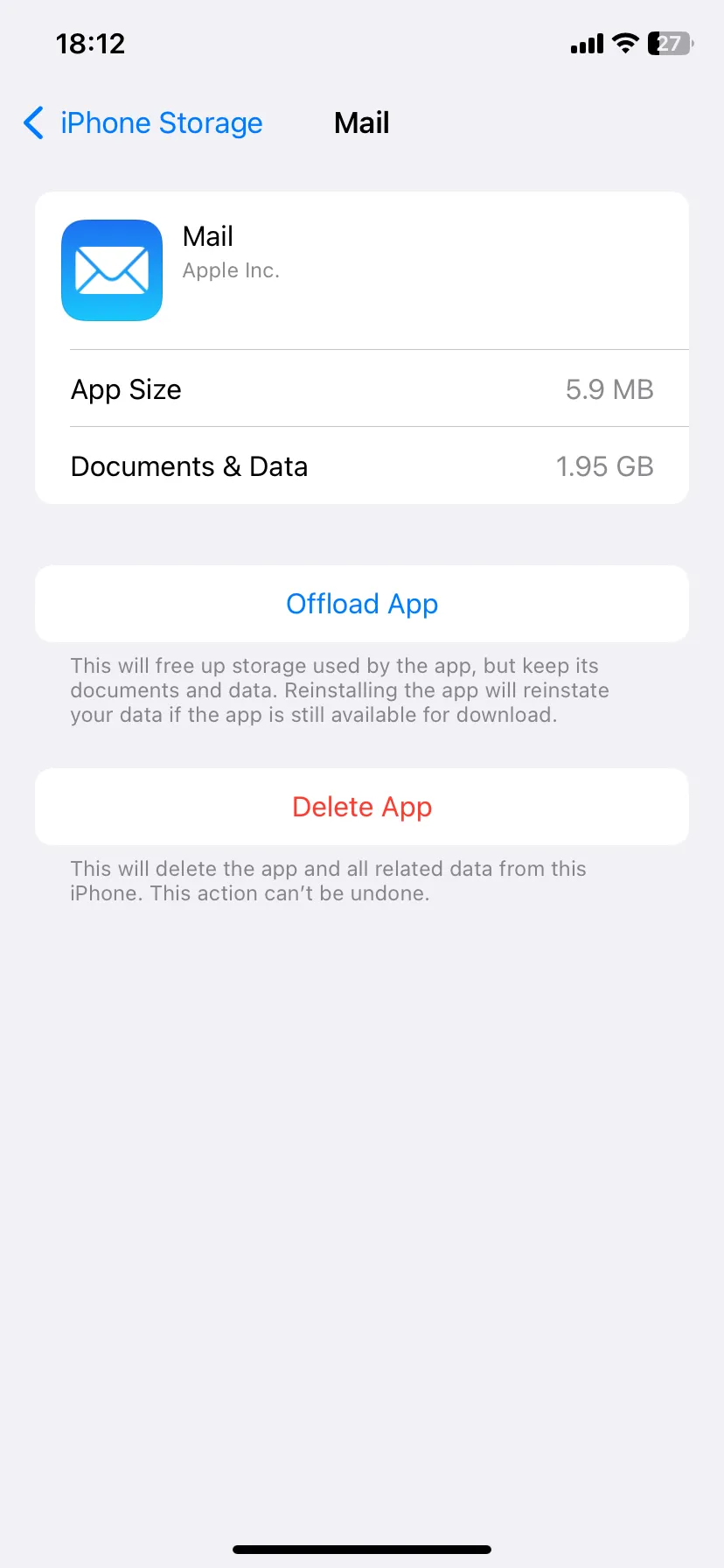 Trang quản lý dung lượng của ứng dụng Mail trên iPhone, hiển thị tùy chọn xóa ứng dụng.