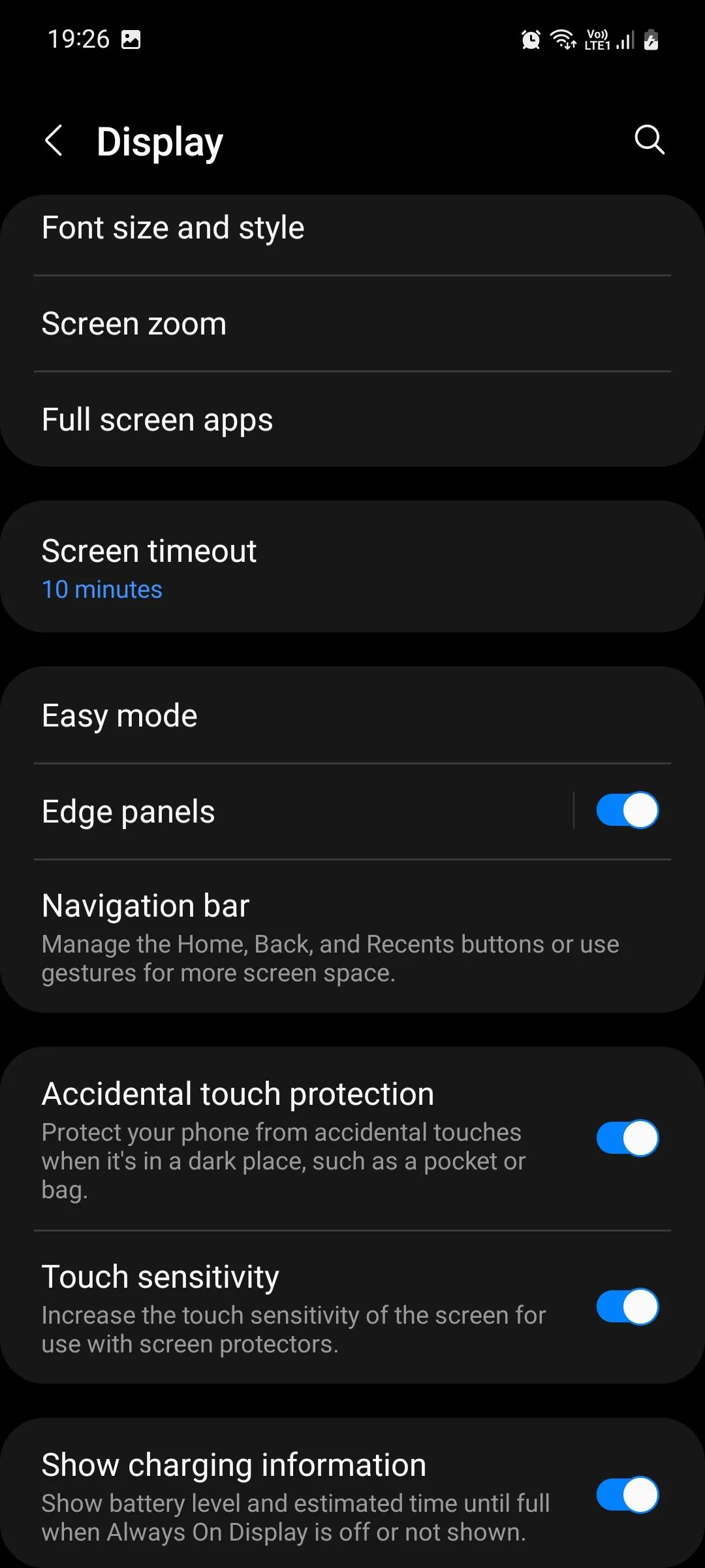 Tùy chọn Bảng cạnh (Edge panels) trong cài đặt hiển thị của điện thoại Samsung Galaxy