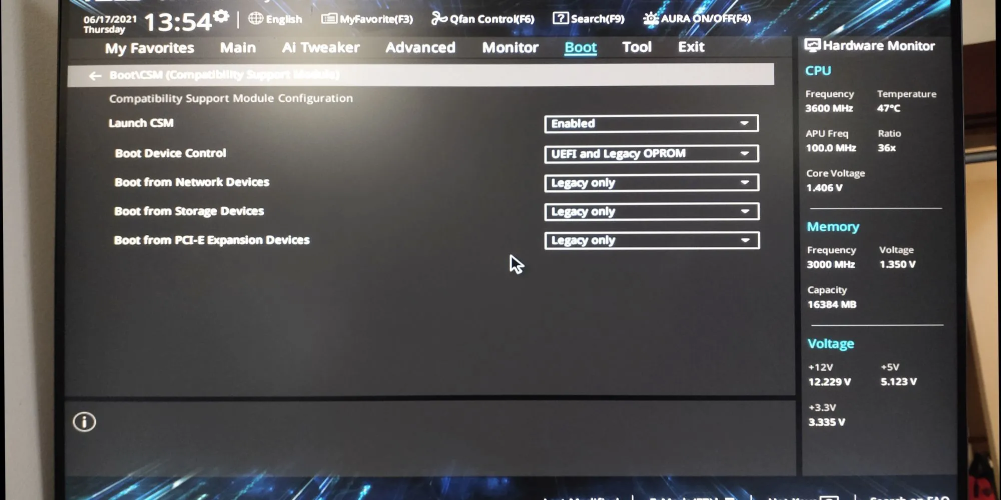 Tùy chọn Compatibility Support Module (CSM) trong cài đặt BIOS/UEFI.