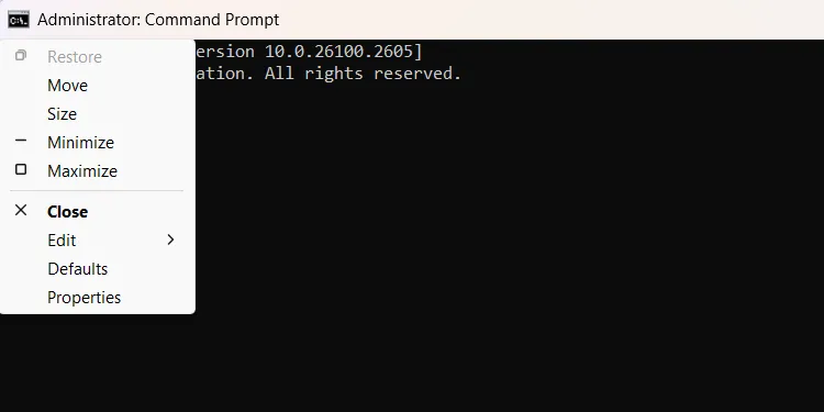 Tùy chọn hiển thị khi nhấp vào biểu tượng Command Prompt ở góc trên bên trái cửa sổ.