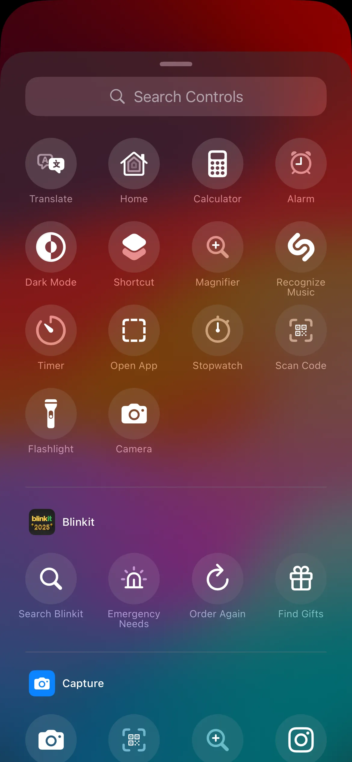 Tùy chọn phím tắt trên màn hình khóa iPhone iOS 18