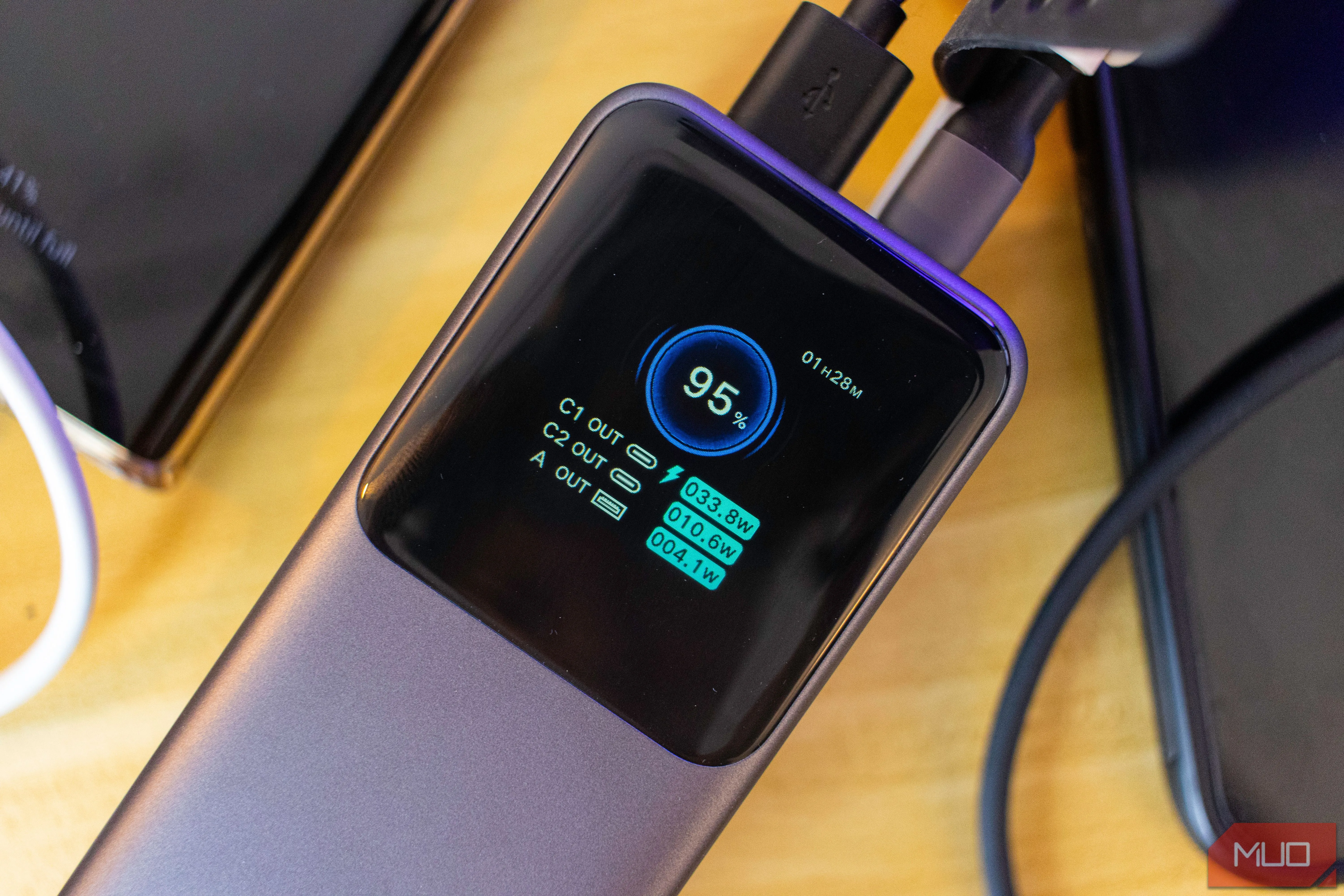 Ugreen Nexode 20000mAh sạc nhanh iPhone và Samsung cùng lúc