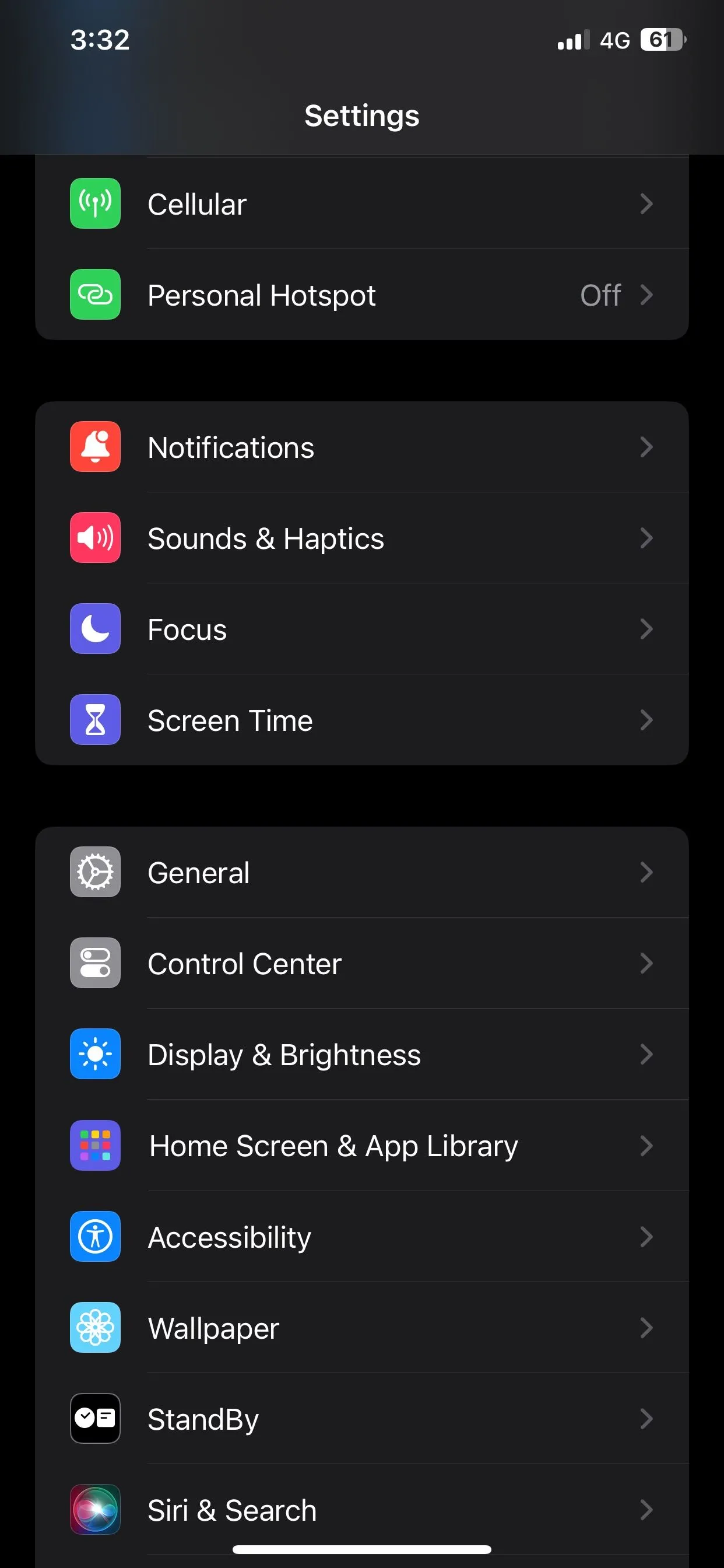 Ứng dụng Cài đặt trên iPhone chạy iOS 17, hiển thị danh mục 'Trợ Năng'.