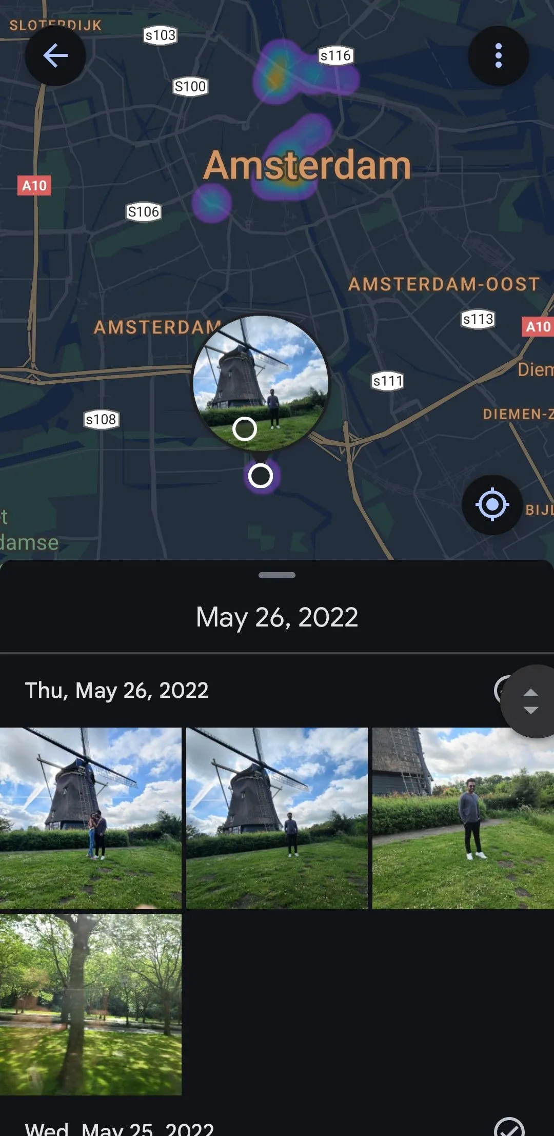 Ứng dụng Google Photos hiển thị bản đồ Amsterdam với các điểm ảnh