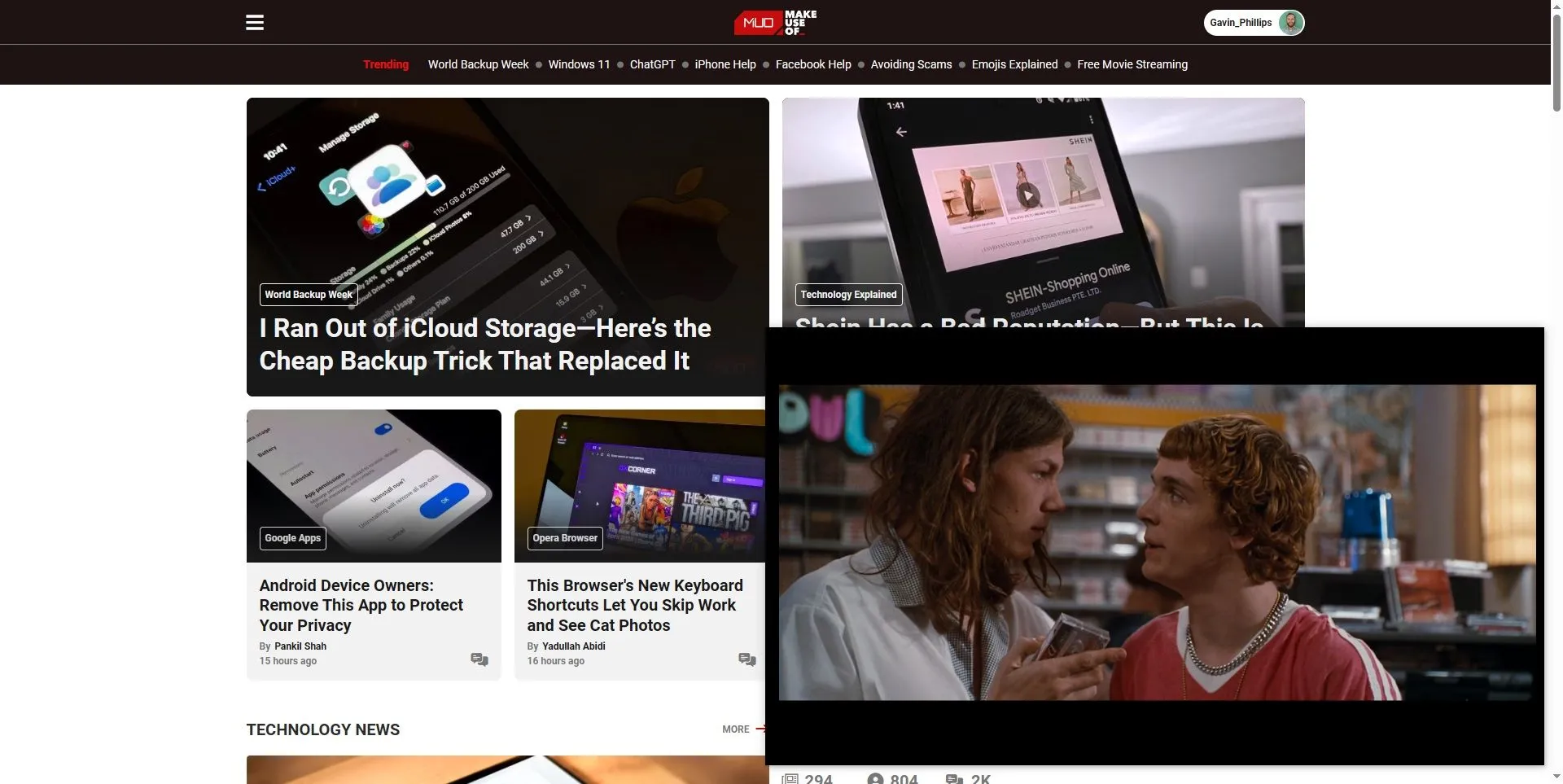 Ví dụ về tính năng Picture-in-Picture (PiP) của tiện ích Chrome khi xem Netflix, hiển thị cửa sổ video nổi.