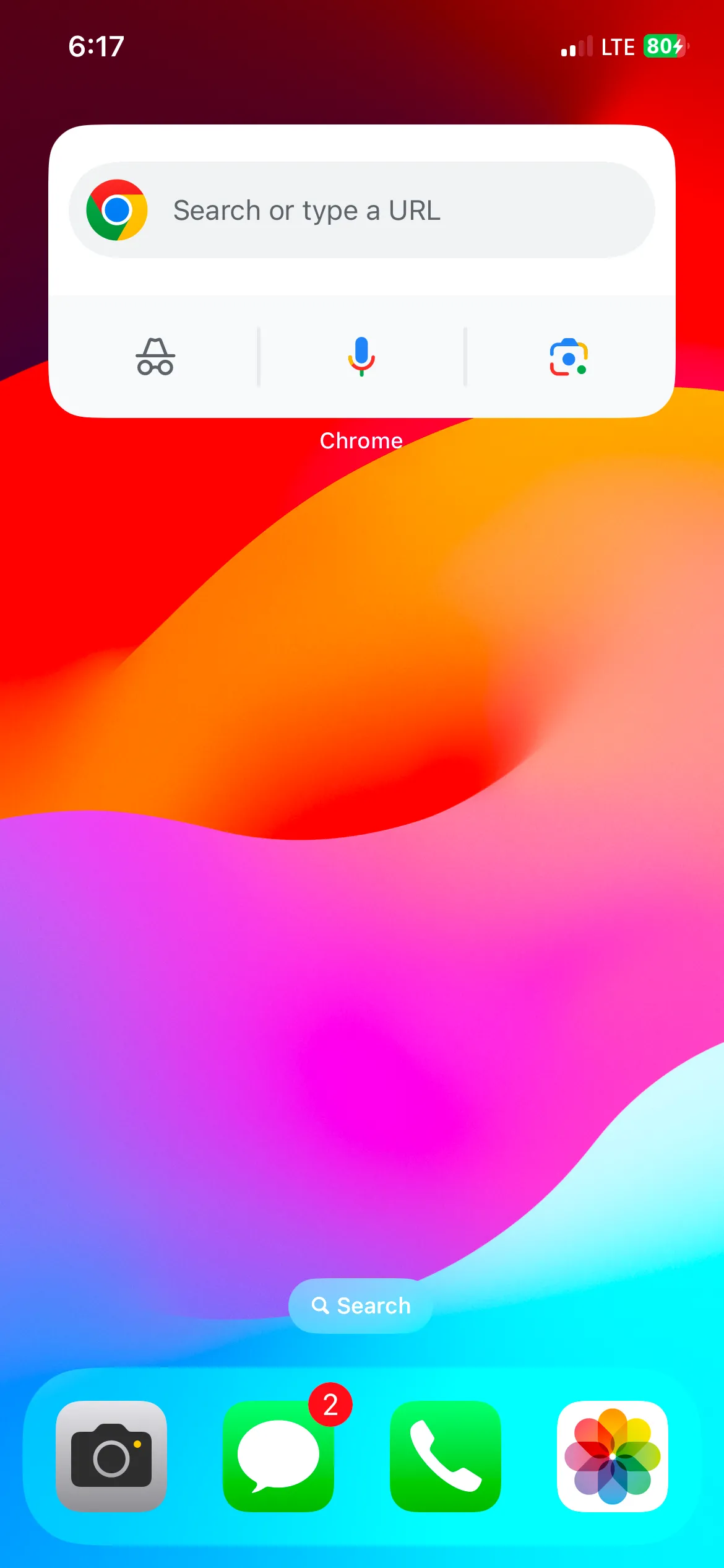 Widget Google Chrome trên màn hình chính iPhone với các phím tắt tìm kiếm nhanh